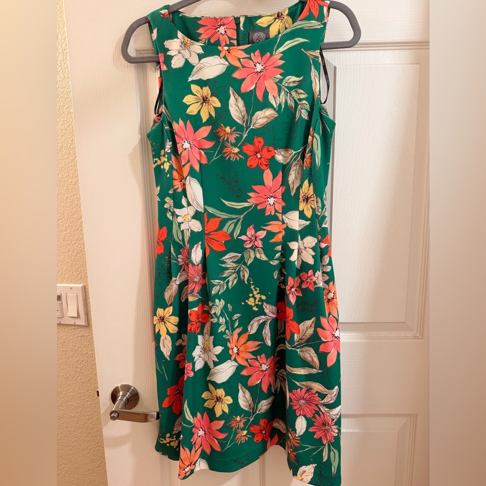 Vince Camuto Green Floral Midi Dress
